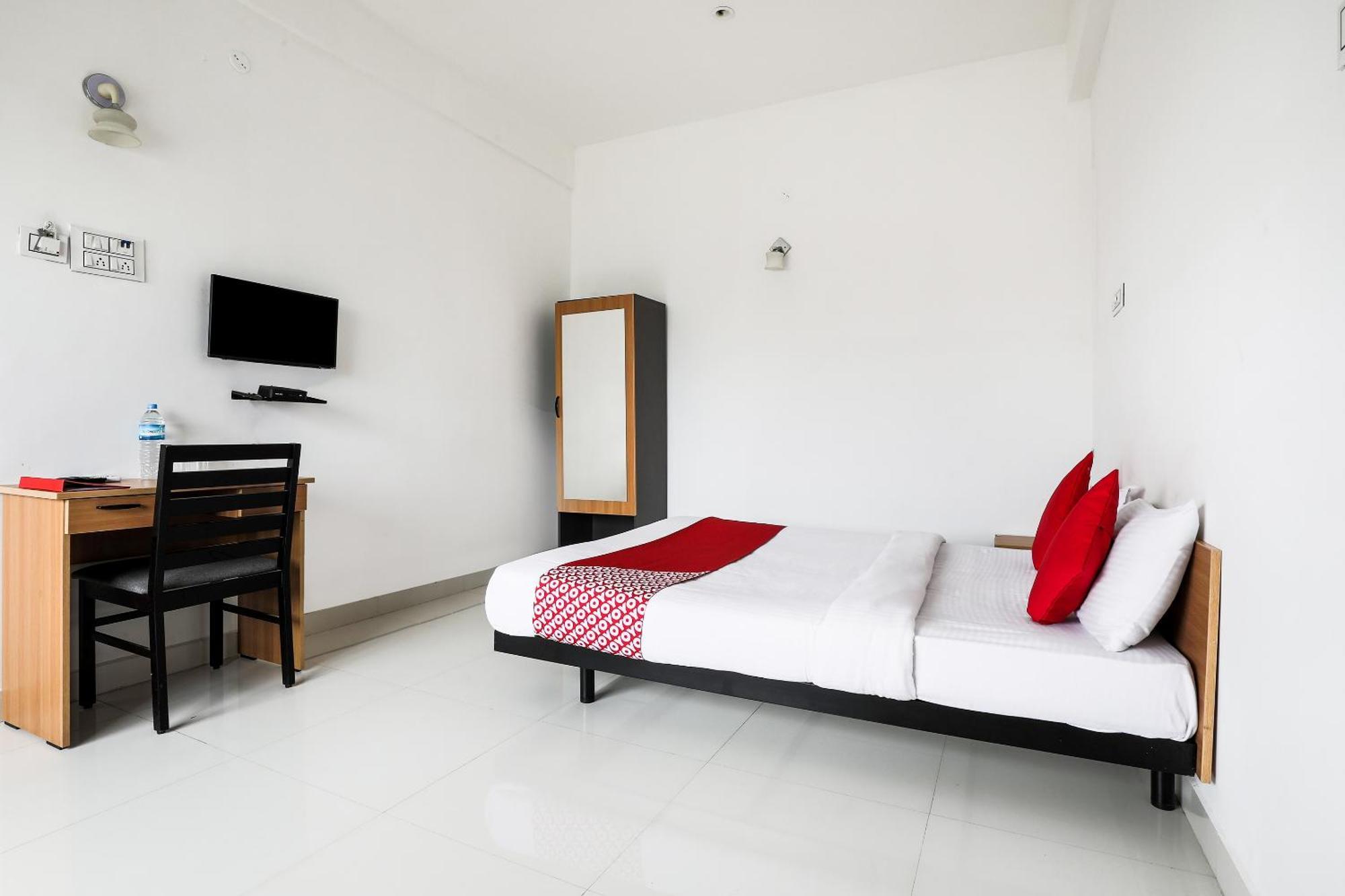 Hotel O Black Pearl Residency Pilamedu Exterior foto
