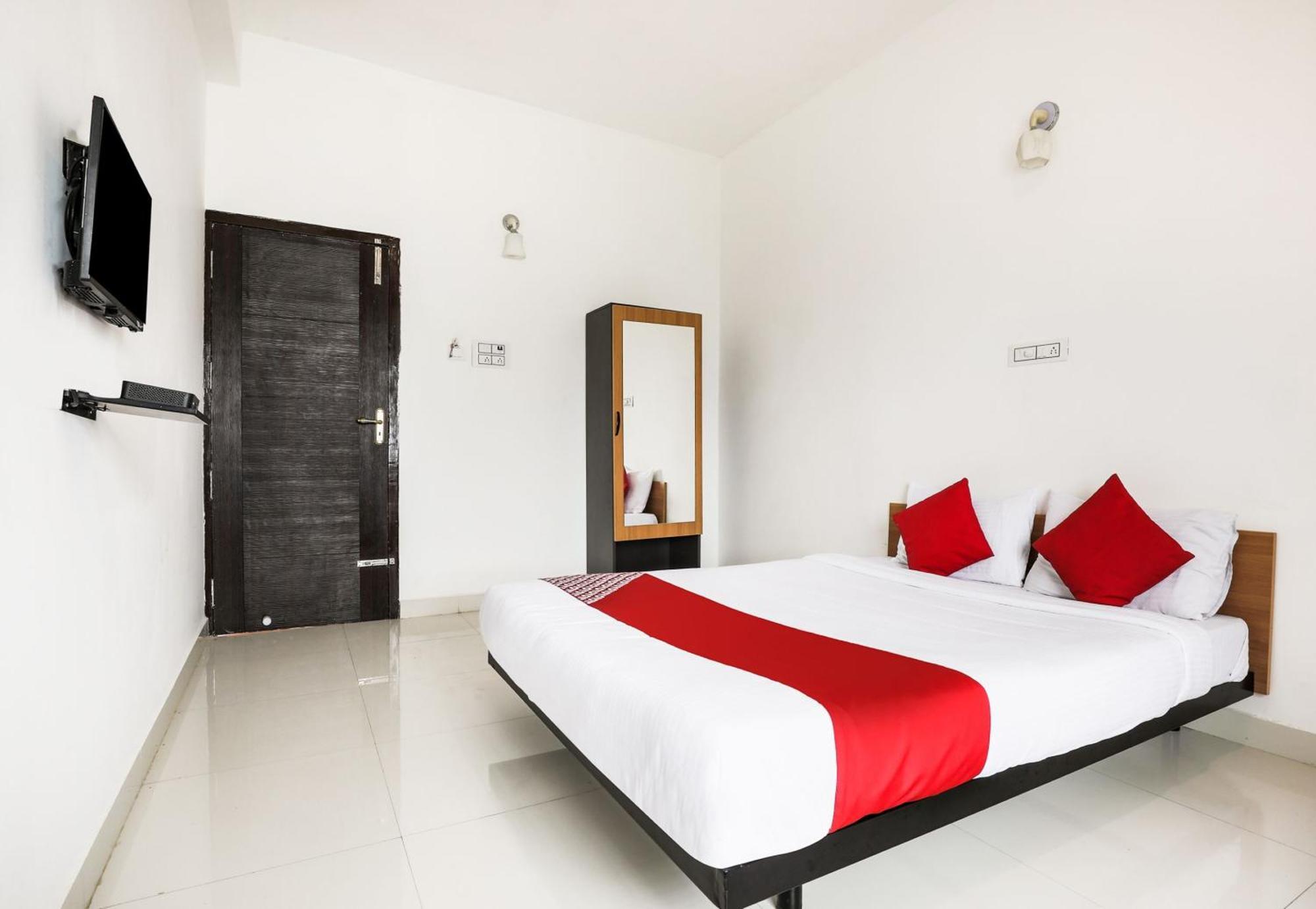 Hotel O Black Pearl Residency Pilamedu Exterior foto